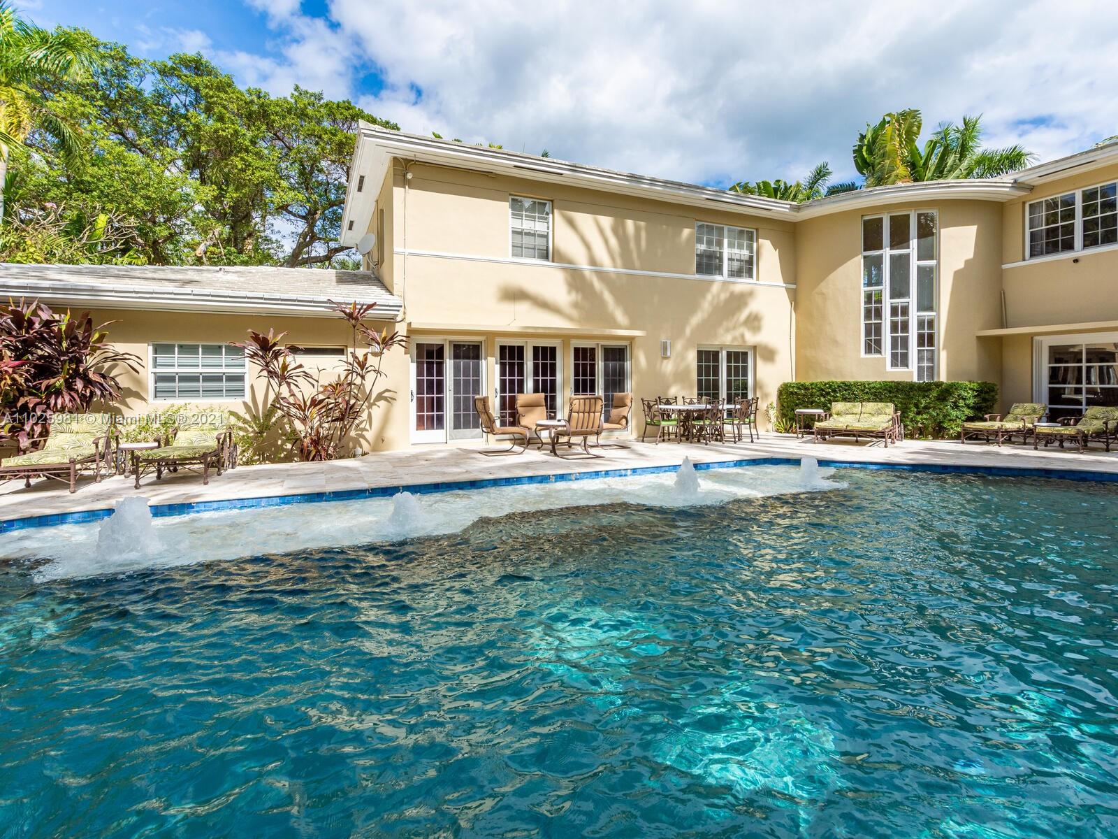 SUNSET ISLANDS-ISLAND NO - Residential