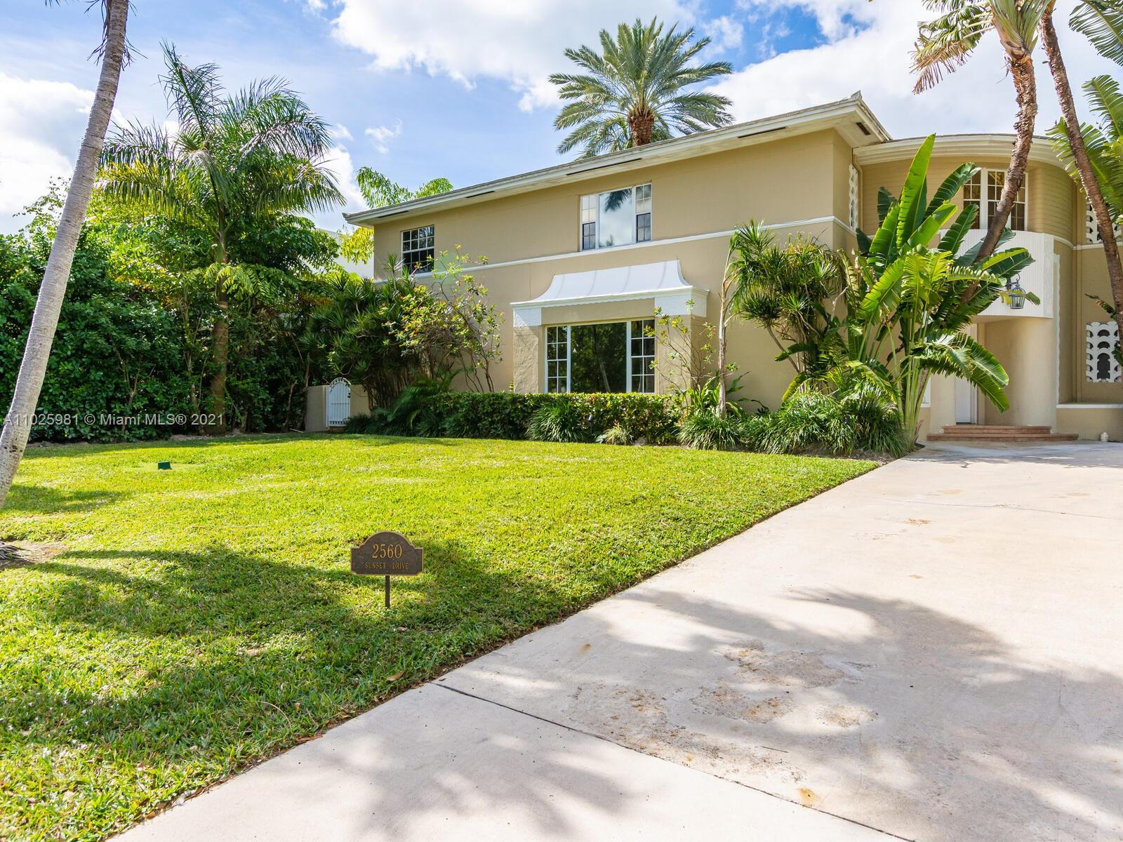 SUNSET ISLANDS-ISLAND NO - Residential