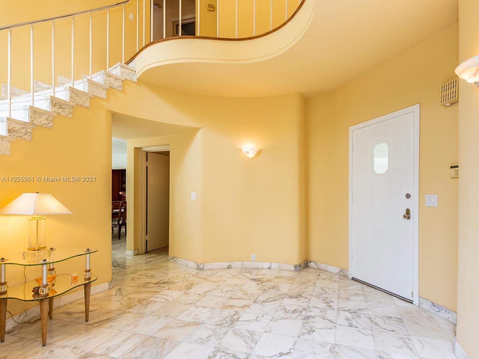 SUNSET ISLANDS-ISLAND NO - Residential