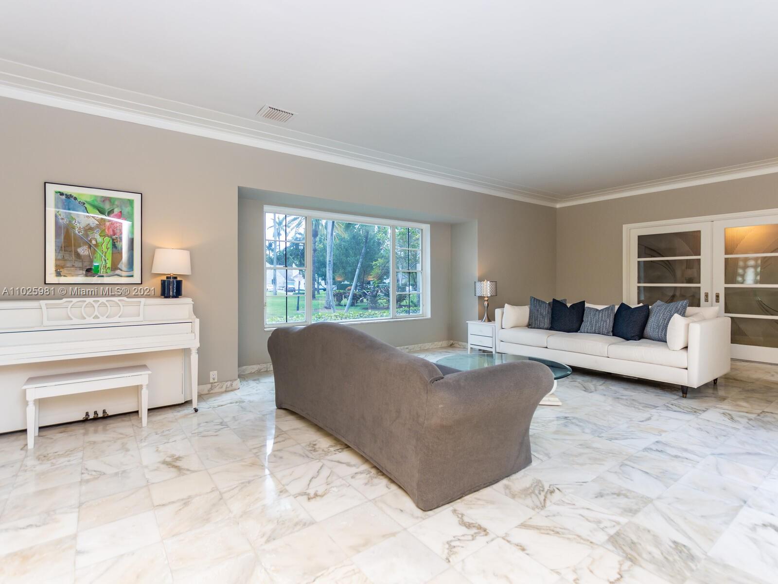 SUNSET ISLANDS-ISLAND NO - Residential