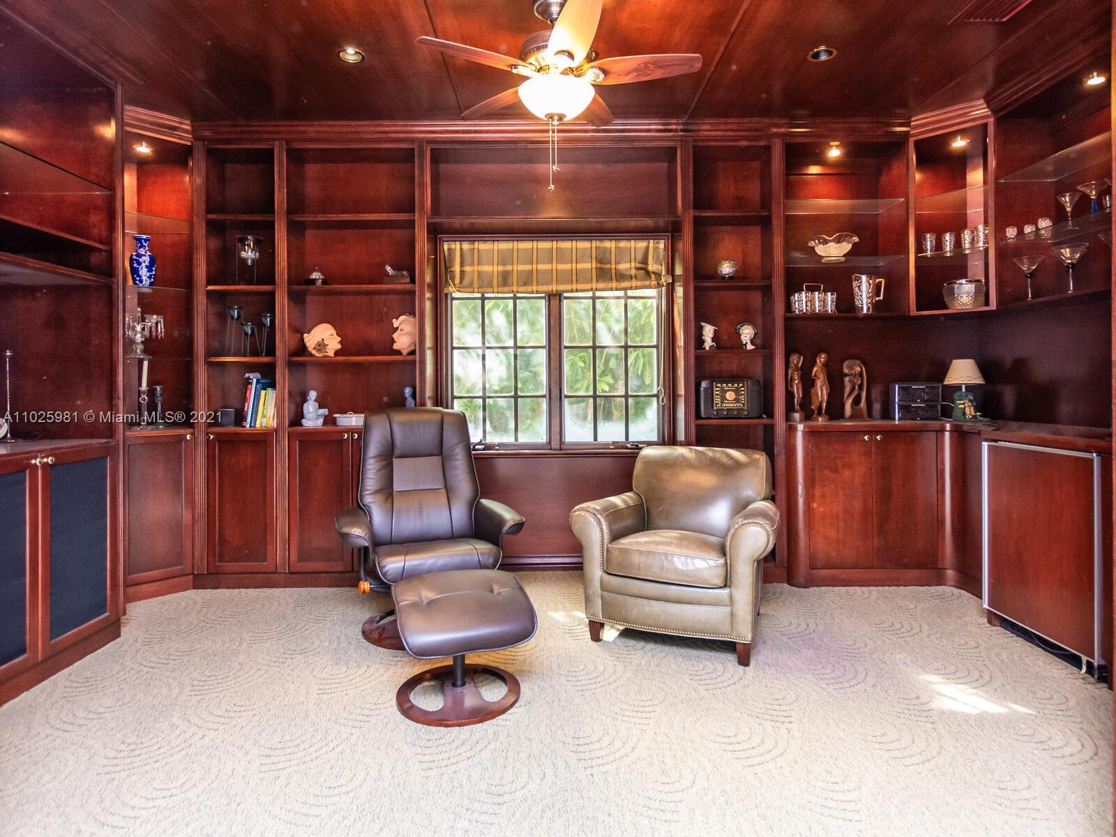 SUNSET ISLANDS-ISLAND NO - Residential