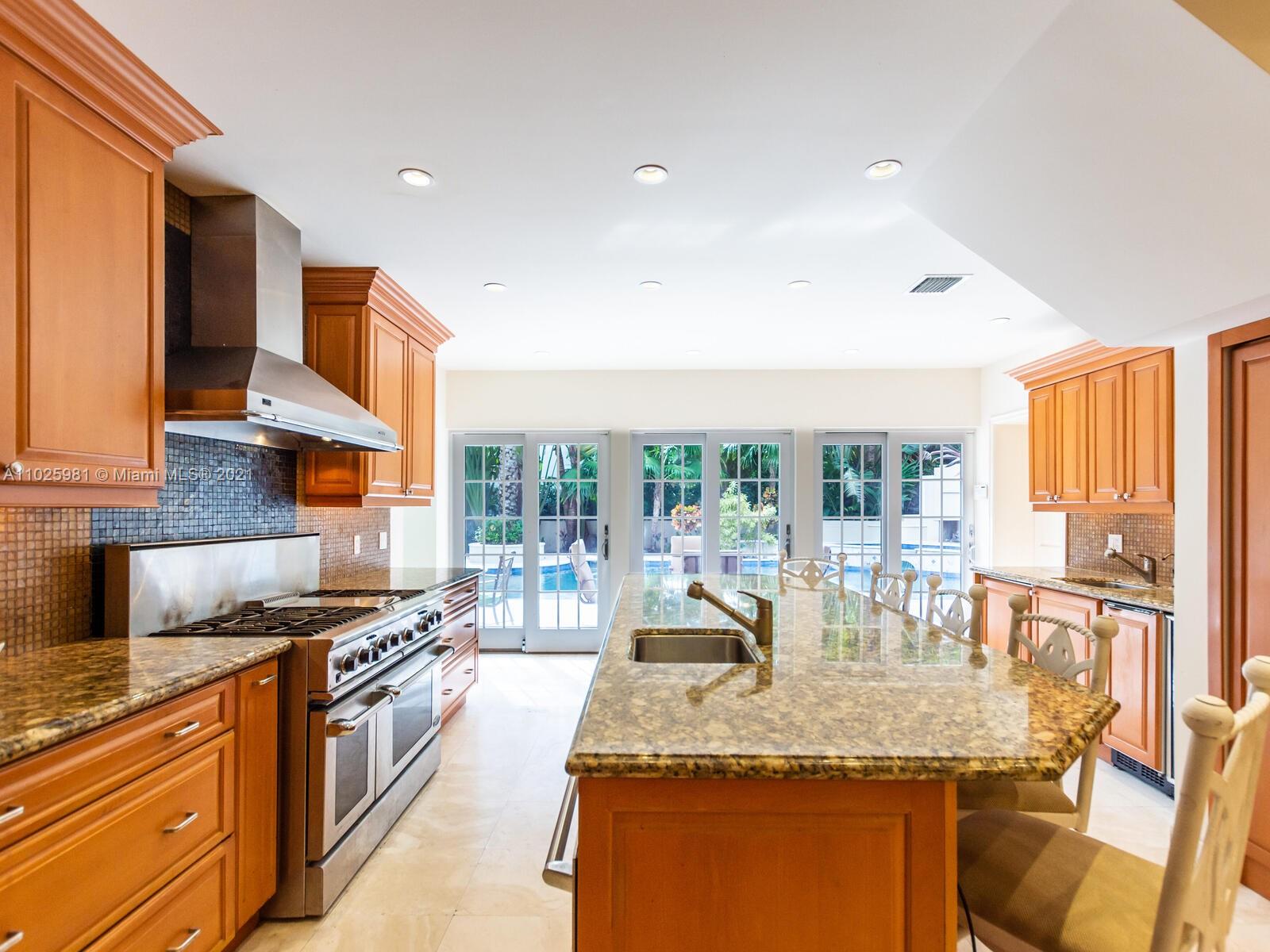 SUNSET ISLANDS-ISLAND NO - Residential