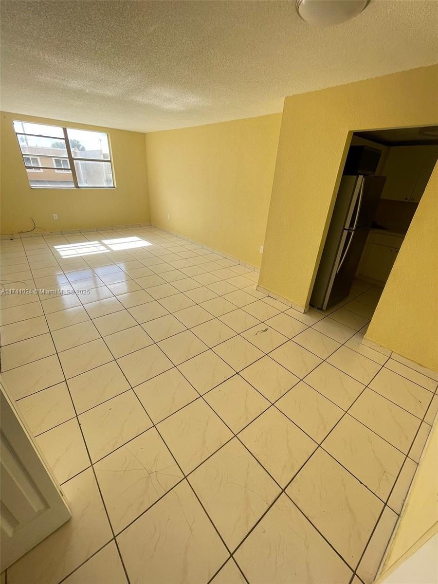 Rental Property at 666 W 81st St 201, Hialeah, Miami-Dade County, Florida - Bedrooms: 1 
Bathrooms: 1  - $1,850 MO.