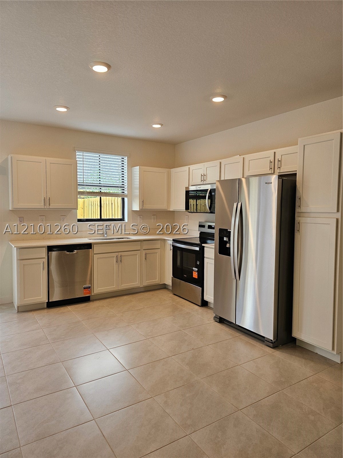 481 NE 15th St
