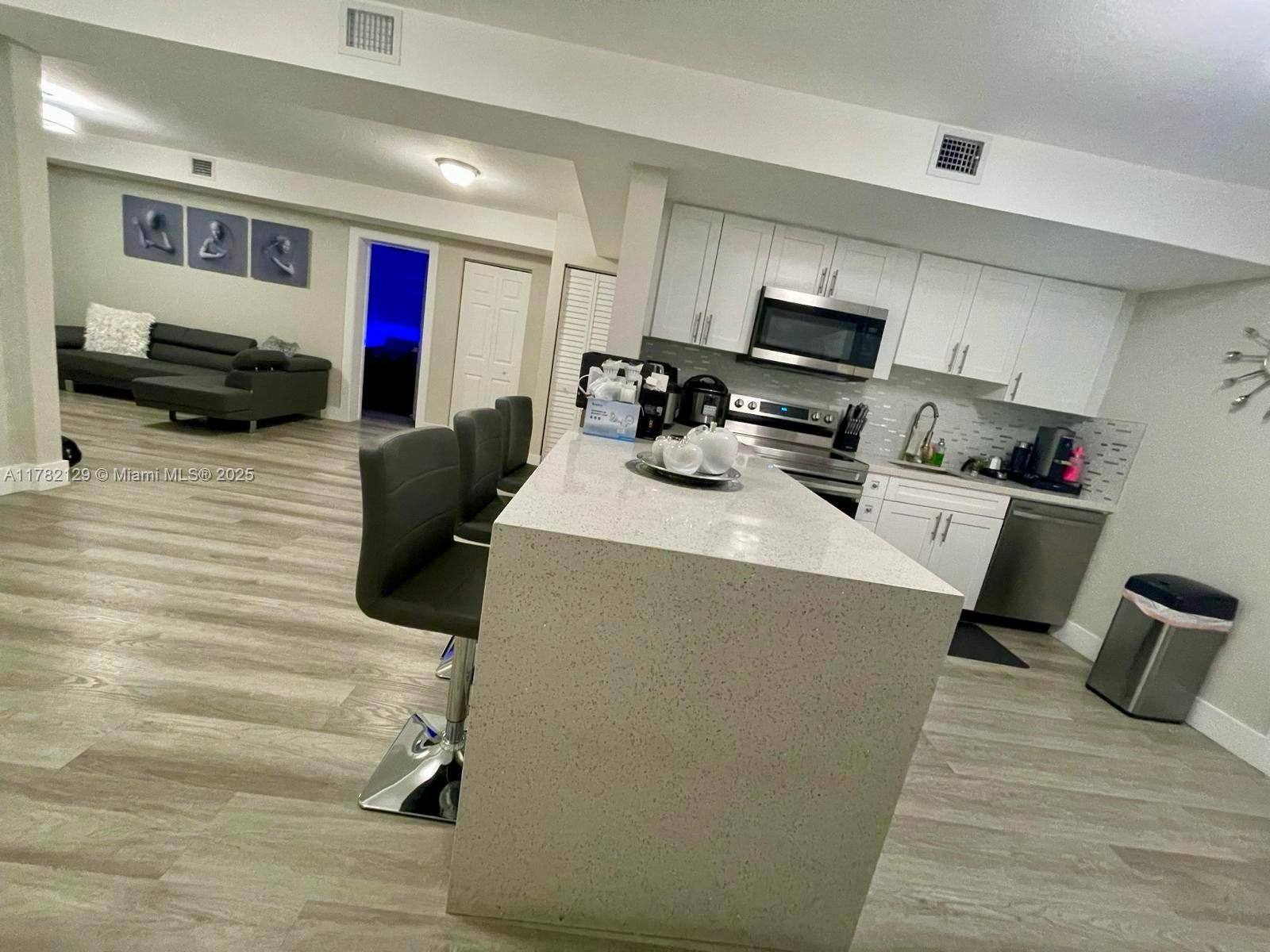 PL OF NORTH HAVEN - Residential