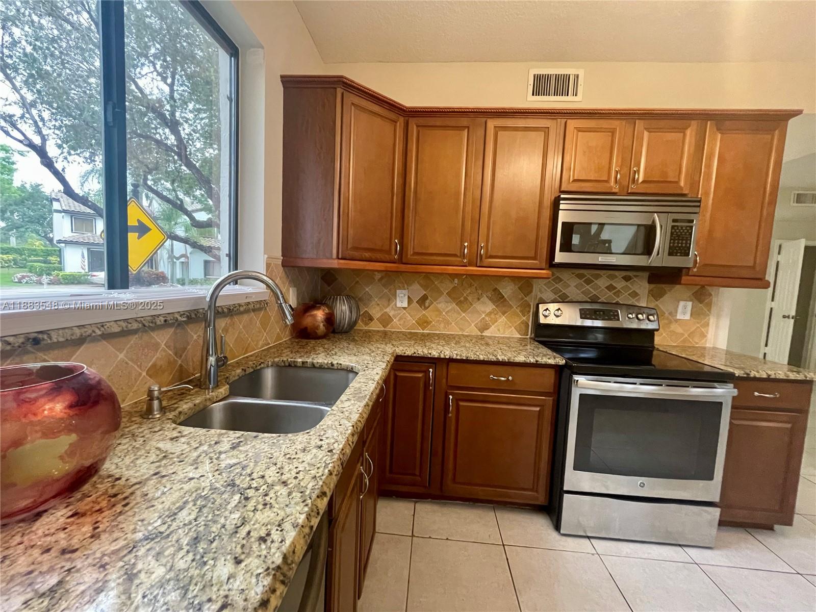 CARRIAGE HOMES AT TERRAMA - Residential Lease