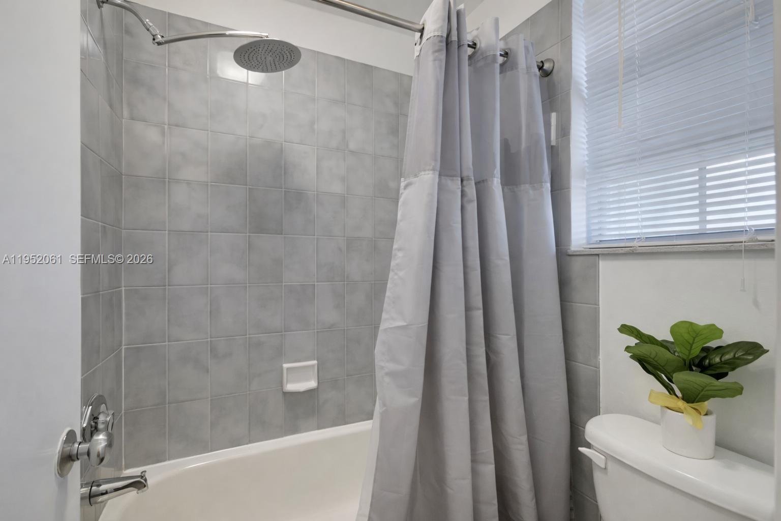 FLAMINGO GARDENS PHASE FO - Residential