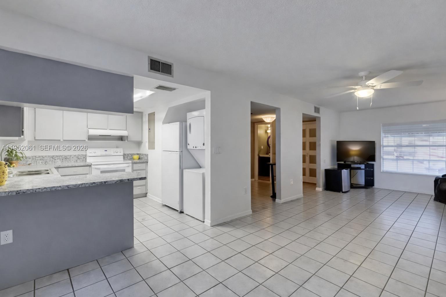 FLAMINGO GARDENS PHASE FO - Residential