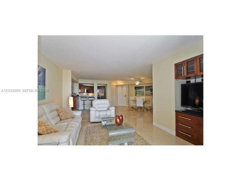 6767 Collins Ave 206