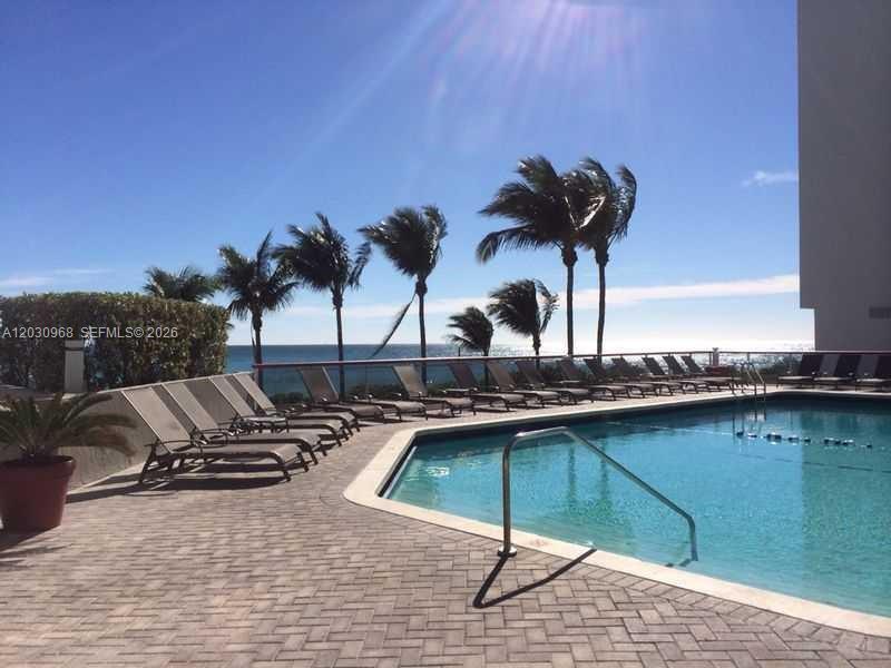 6767 Collins Ave 206