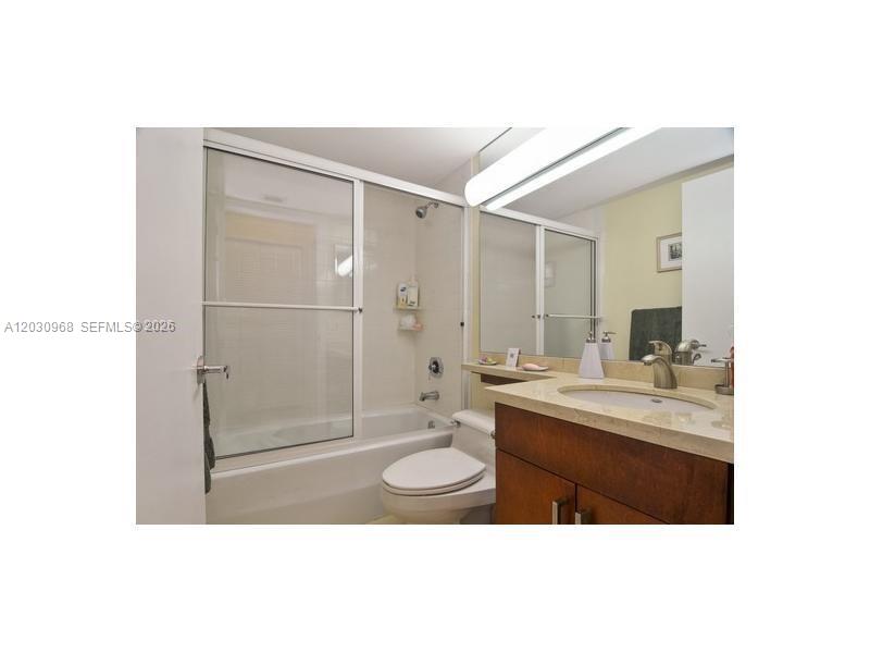 6767 Collins Ave 206