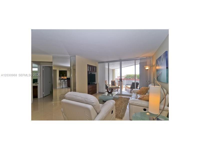 6767 Collins Ave 206
