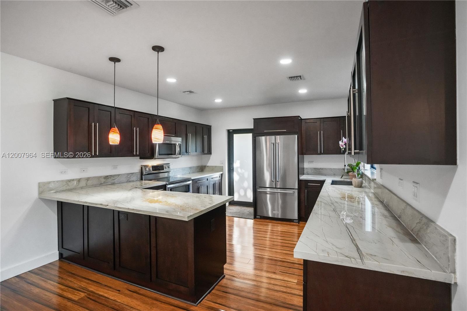 BISCAYNE PARK ESTATES - Residential