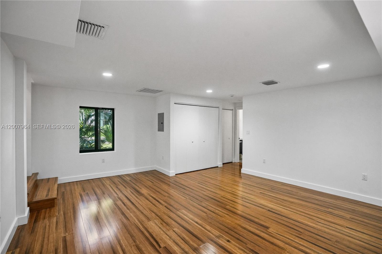 BISCAYNE PARK ESTATES - Residential