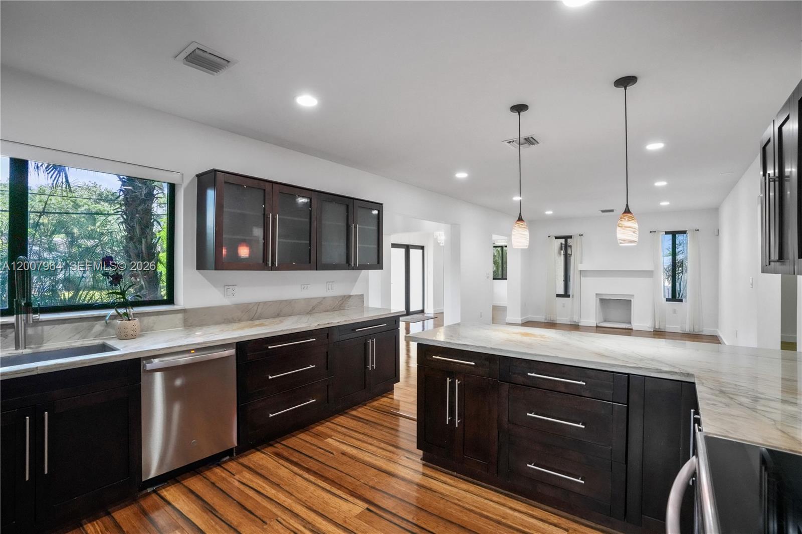 BISCAYNE PARK ESTATES - Residential