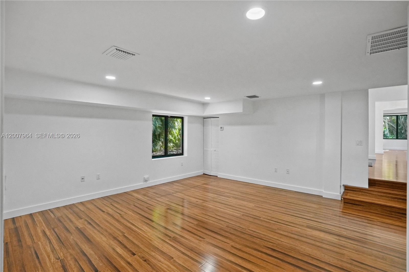 BISCAYNE PARK ESTATES - Residential