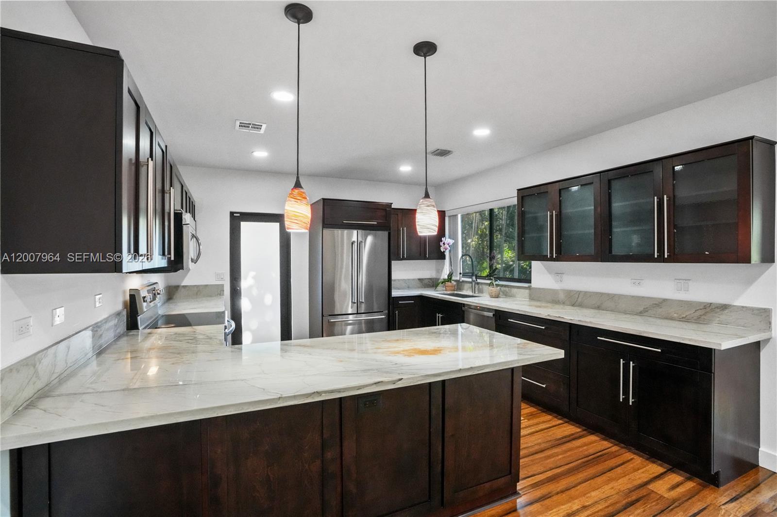 BISCAYNE PARK ESTATES - Residential