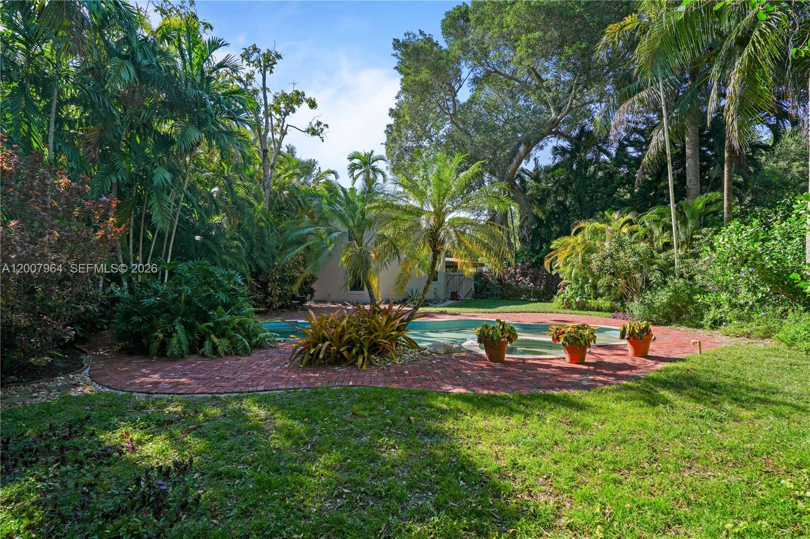 BISCAYNE PARK ESTATES - Residential
