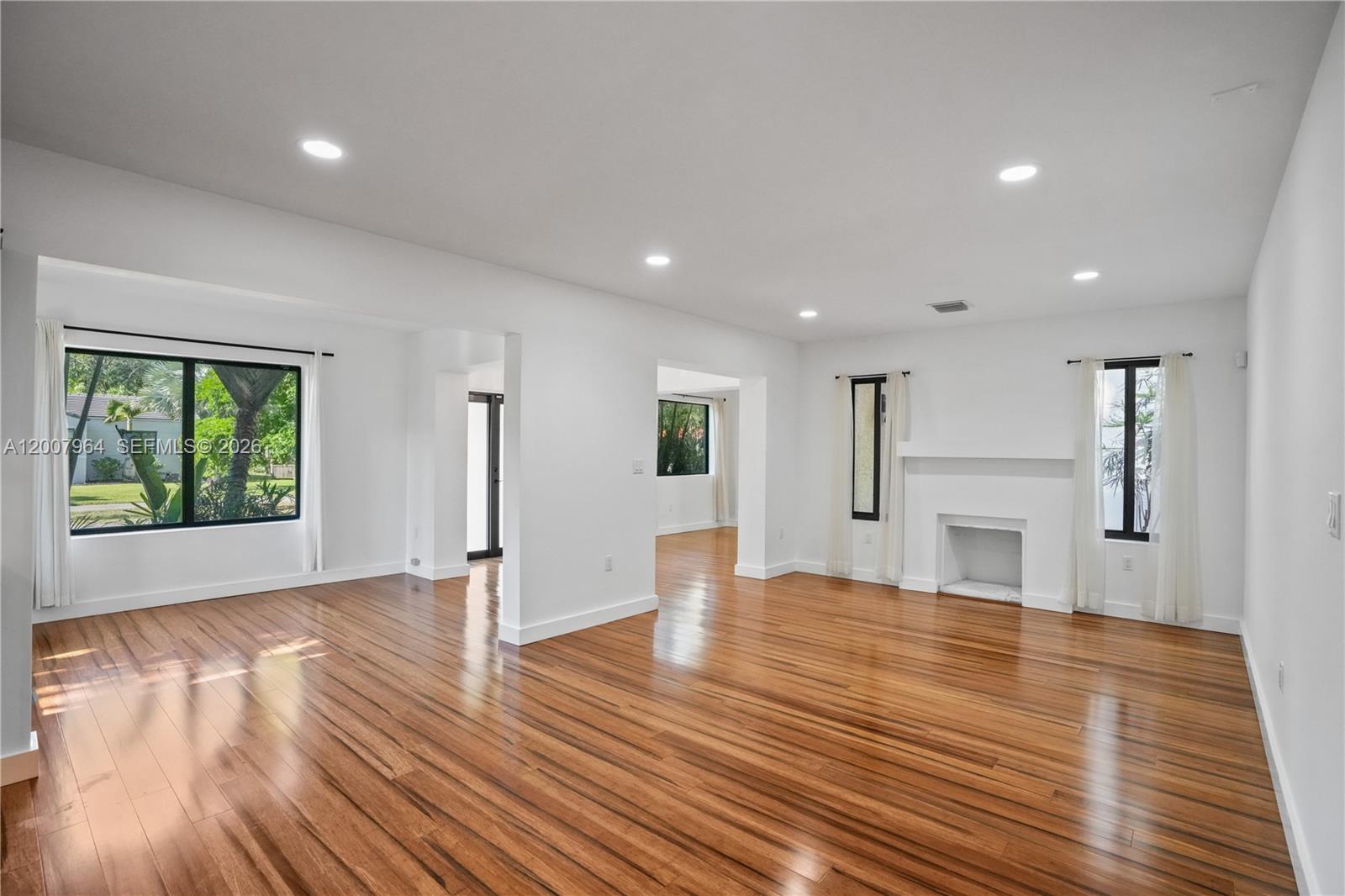 BISCAYNE PARK ESTATES - Residential