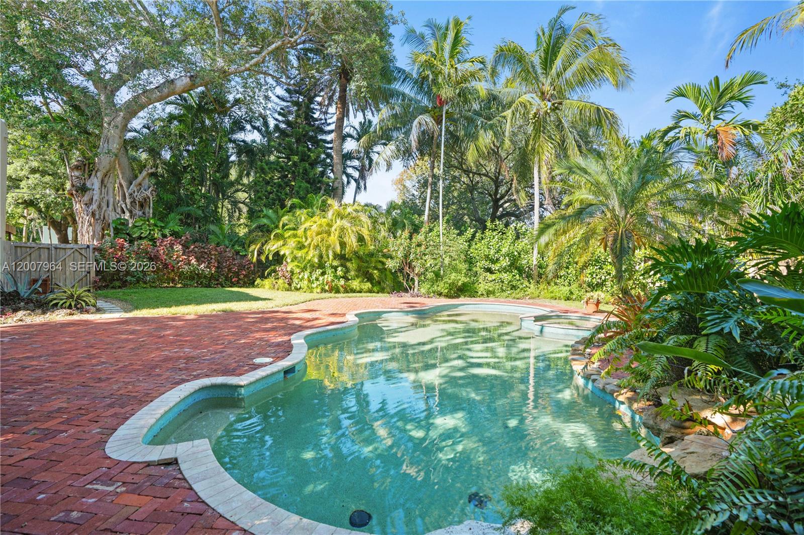 BISCAYNE PARK ESTATES - Residential