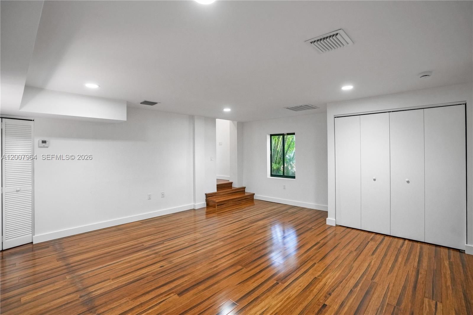 BISCAYNE PARK ESTATES - Residential
