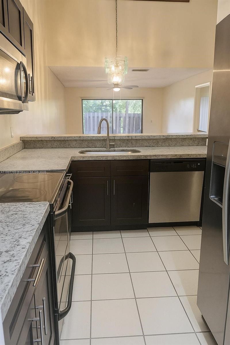 WOODSCAPE TOWNHOMES - Residential Lease
