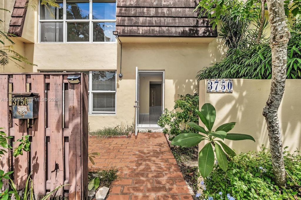 Photo of 3750 SW 60th Ter #1, Davie, FL 33314 (MLS # A11953859)