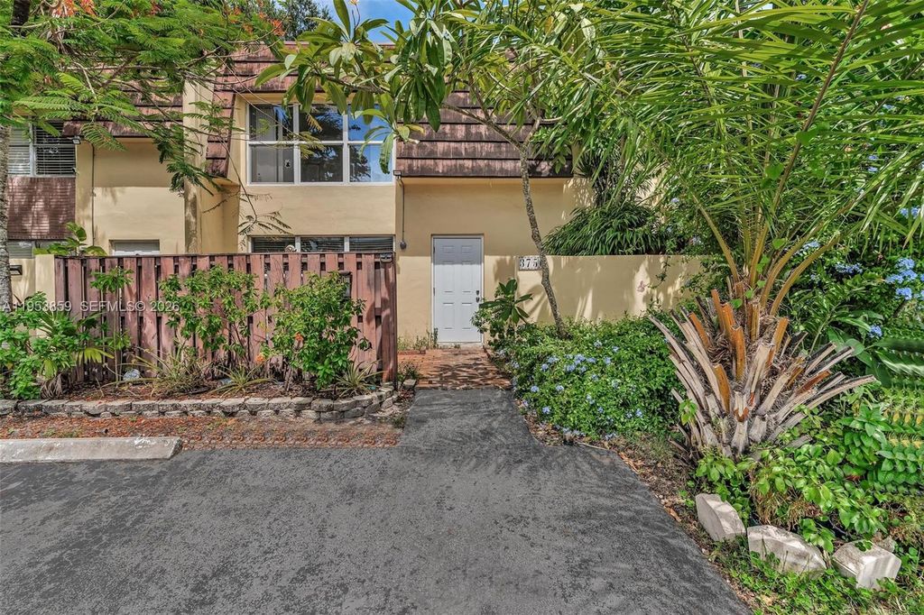 Photo of 3750 SW 60th Ter #1, Davie, FL 33314 (MLS # A11953859)