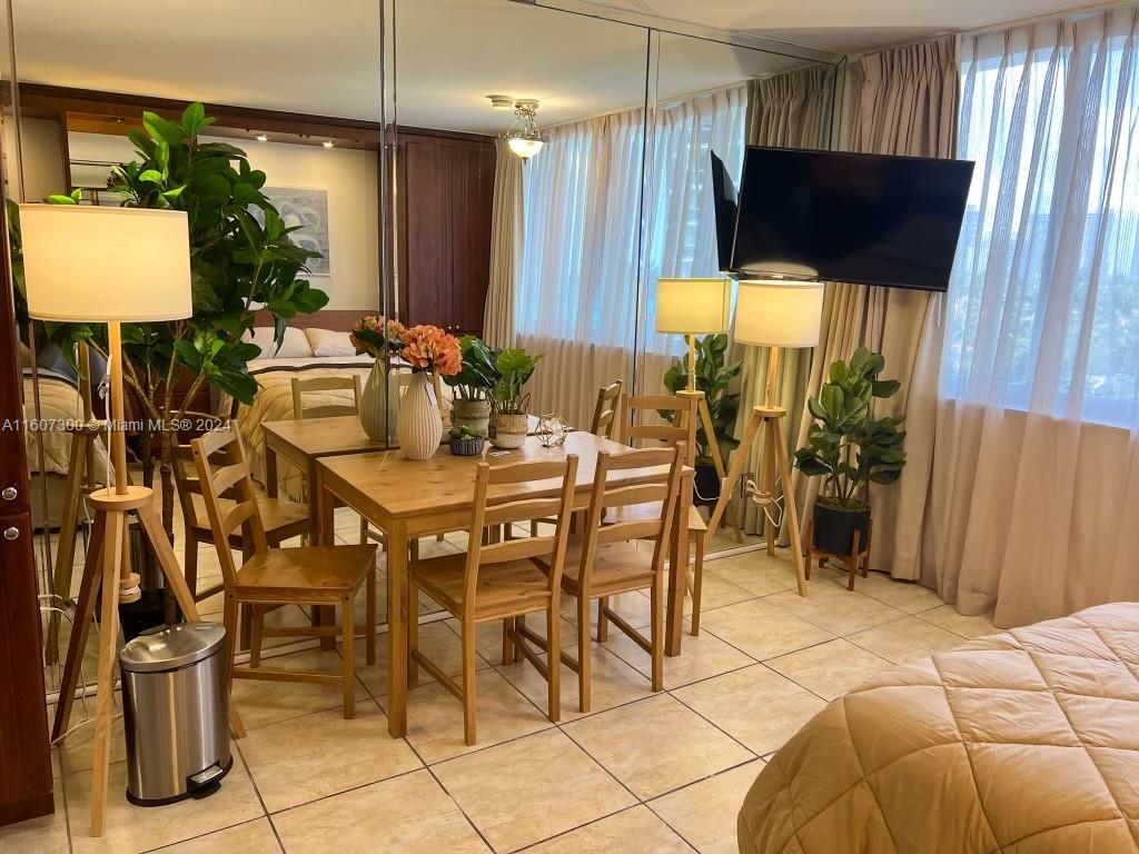 19201 Collins Ave 428