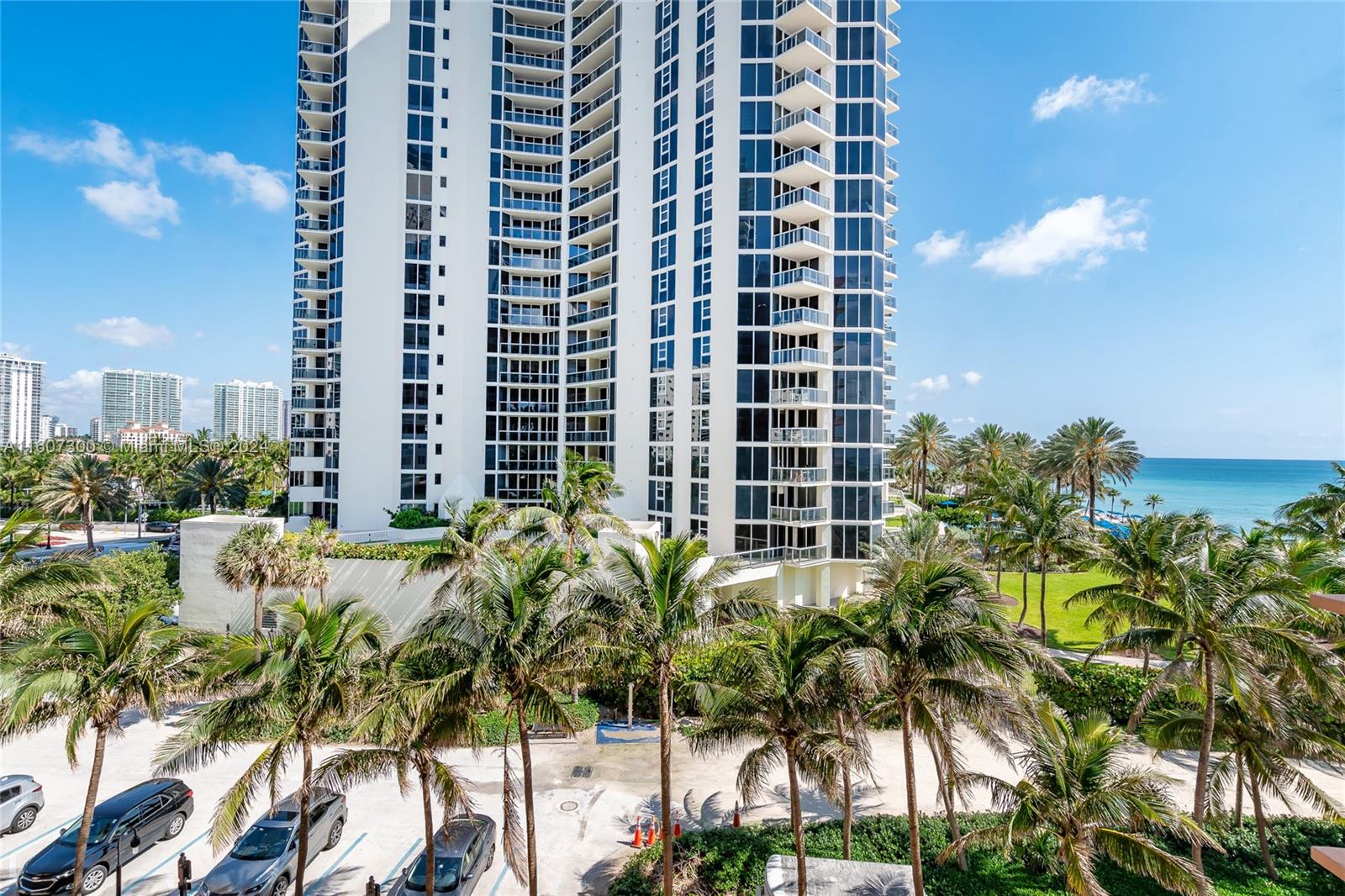 THE AVENTURA BEACH CLUB C - Residential