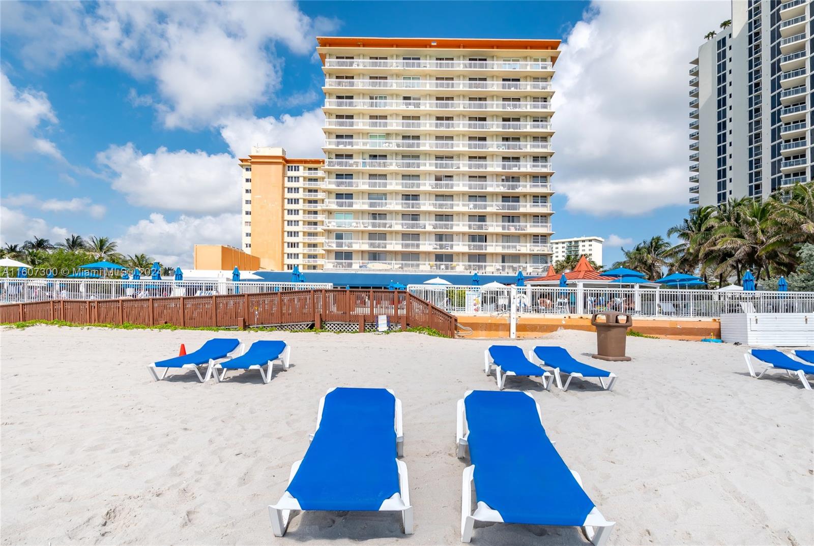 THE AVENTURA BEACH CLUB C - Residential