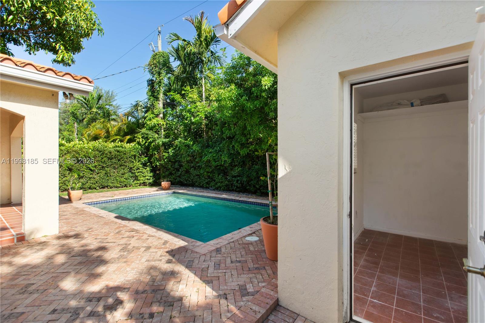 CORAL GABLES GRANADA SEC - Residential Lease