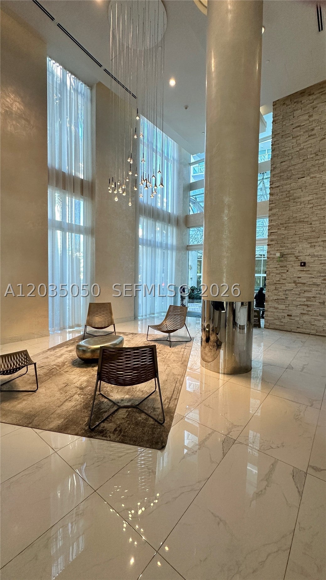 41 SE 5th St 1104