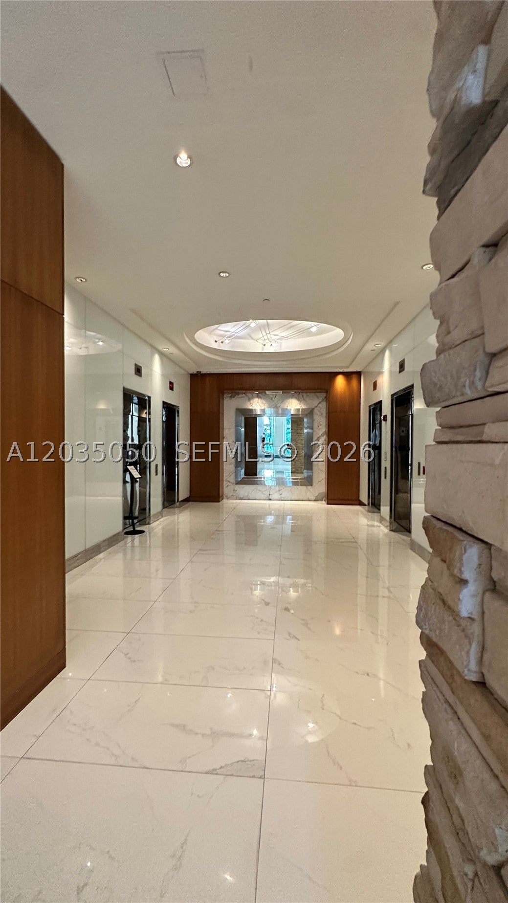 41 SE 5th St 1104