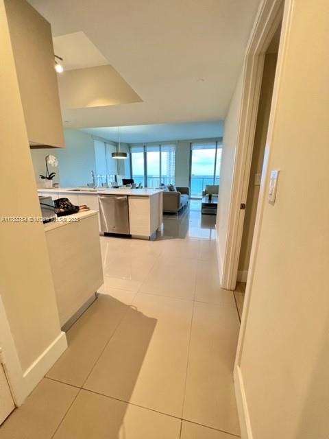 2600 E Hallandale Beach Blvd T3102