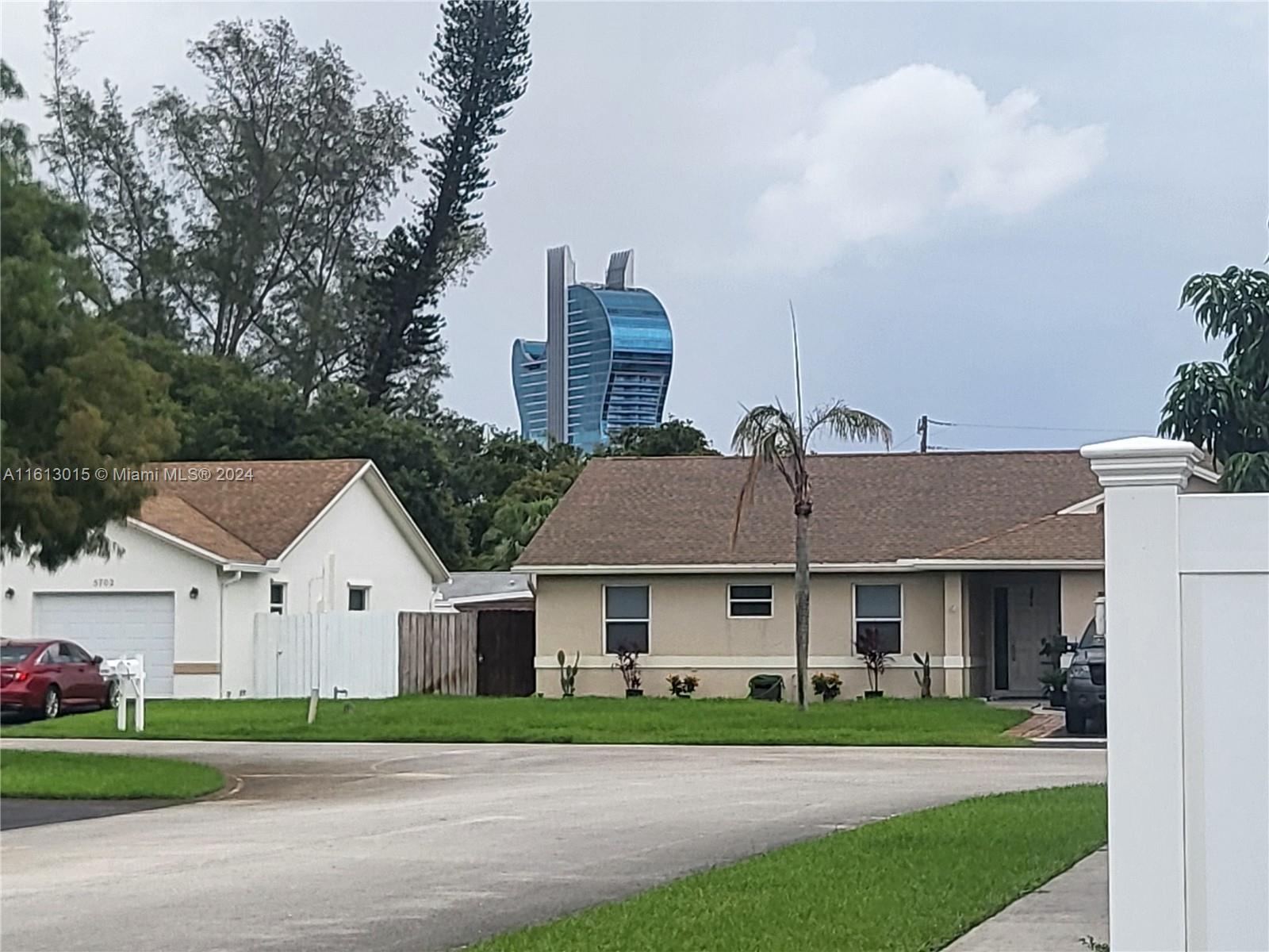 FIRST IMPRESSIONS II - Residential Lease