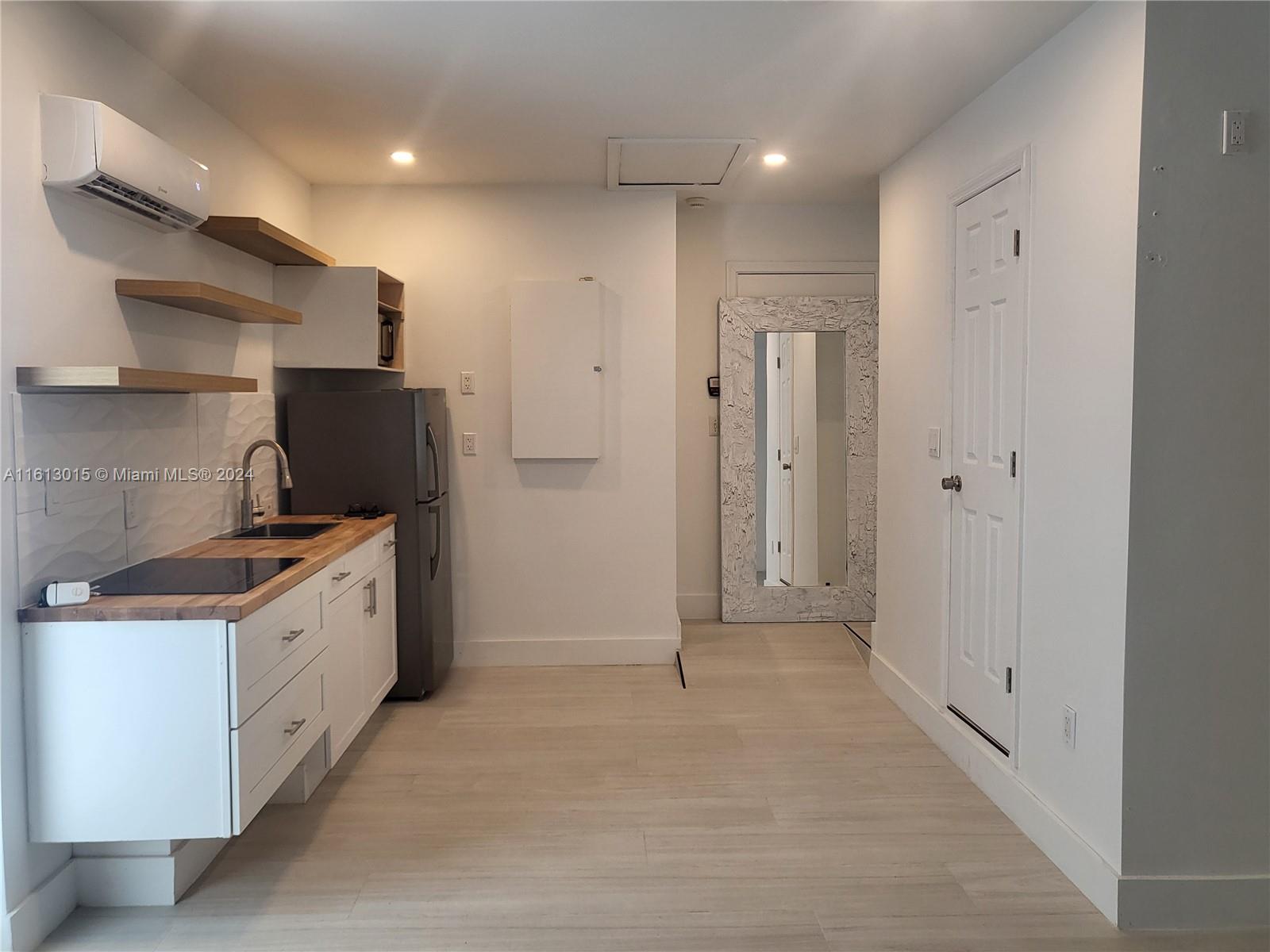 FIRST IMPRESSIONS II - Residential Lease