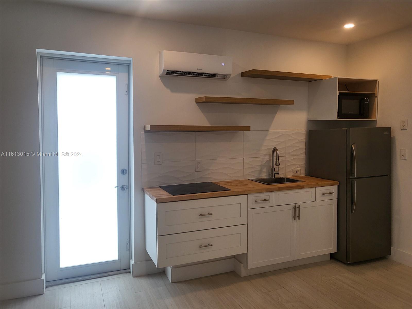 FIRST IMPRESSIONS II - Residential Lease