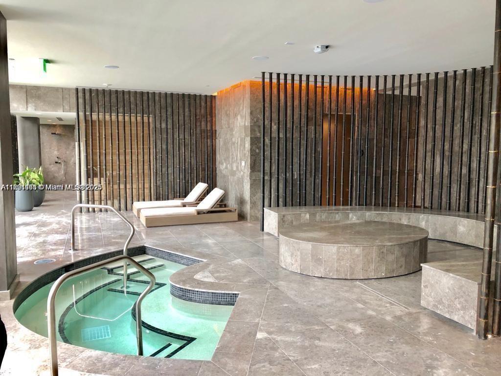 GRAN PARAISO CONDO - Residential