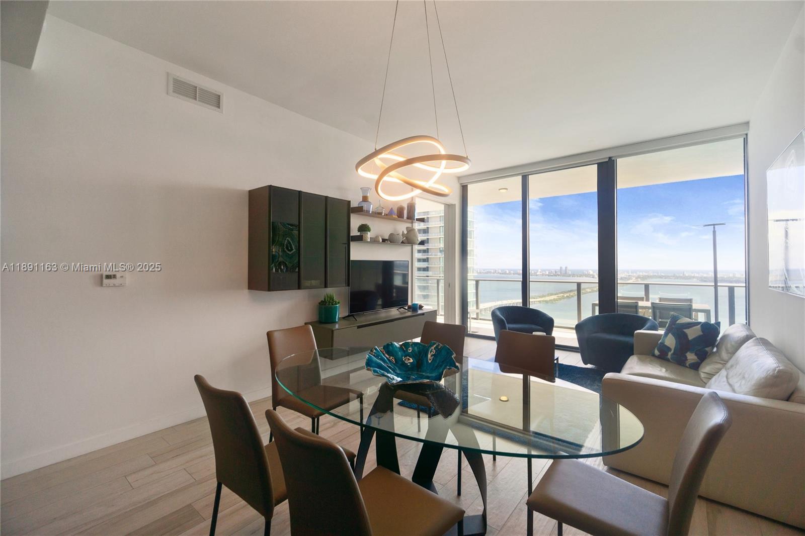 GRAN PARAISO CONDO - Residential