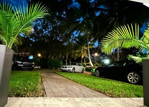 A home in Biscayne Park