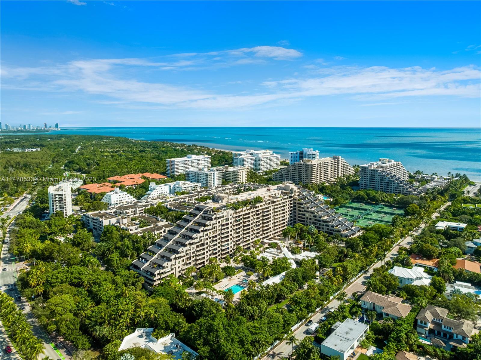 THE EMERALDBAY @ KEY COLO - Residential