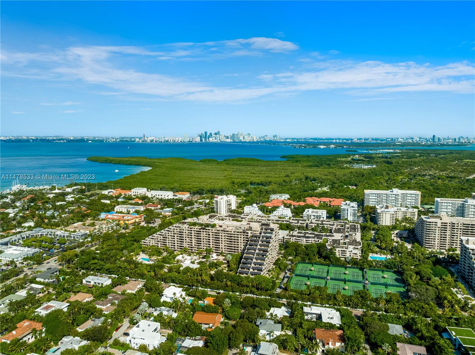 THE EMERALDBAY @ KEY COLO - Residential