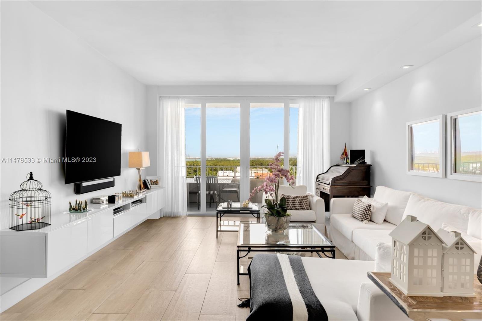 THE EMERALDBAY @ KEY COLO - Residential