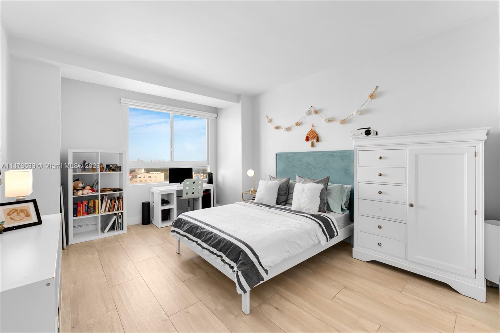 THE EMERALDBAY @ KEY COLO - Residential