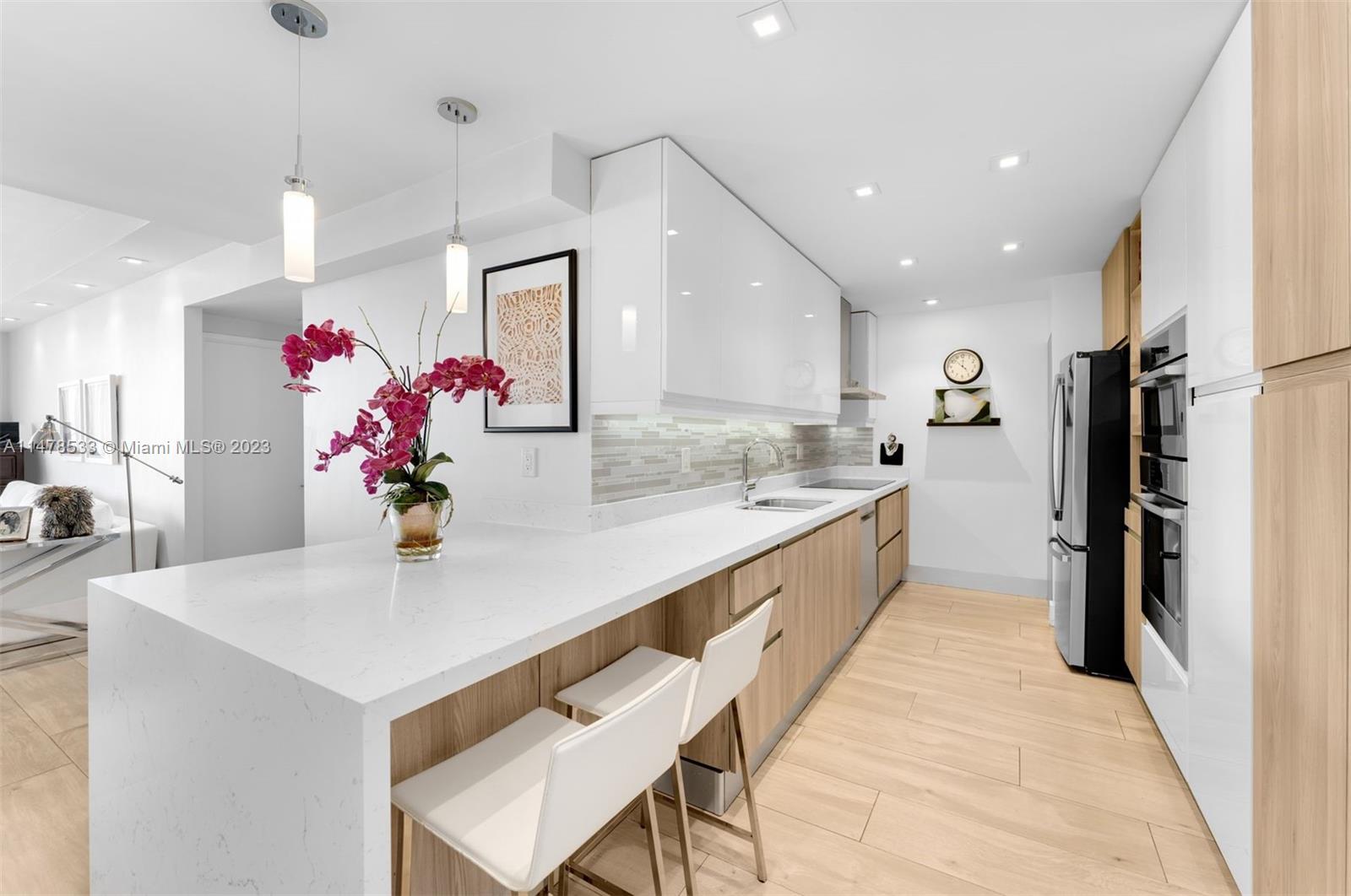 THE EMERALDBAY @ KEY COLO - Residential