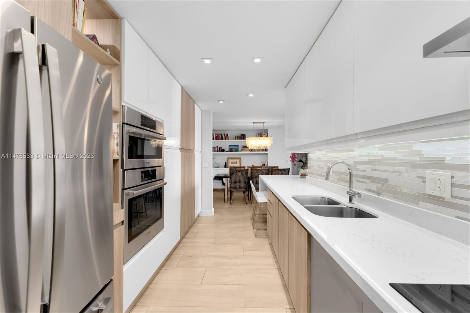 THE EMERALDBAY @ KEY COLO - Residential