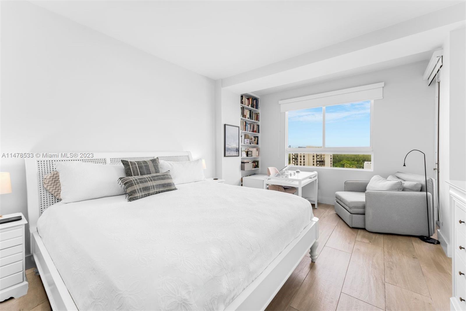 THE EMERALDBAY @ KEY COLO - Residential