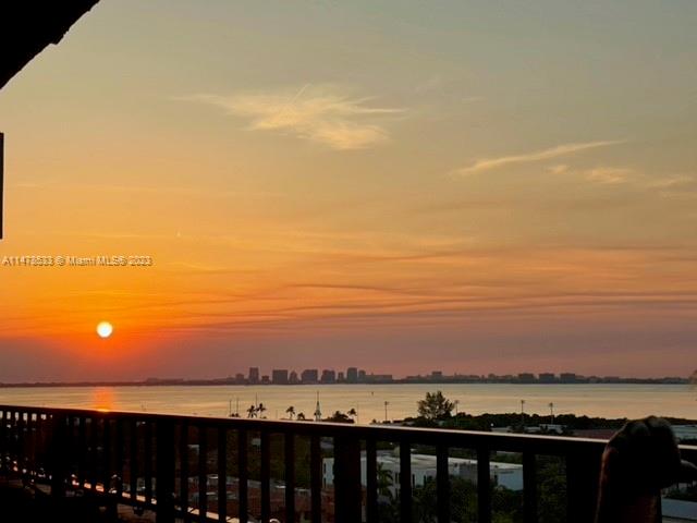 THE EMERALDBAY @ KEY COLO - Residential