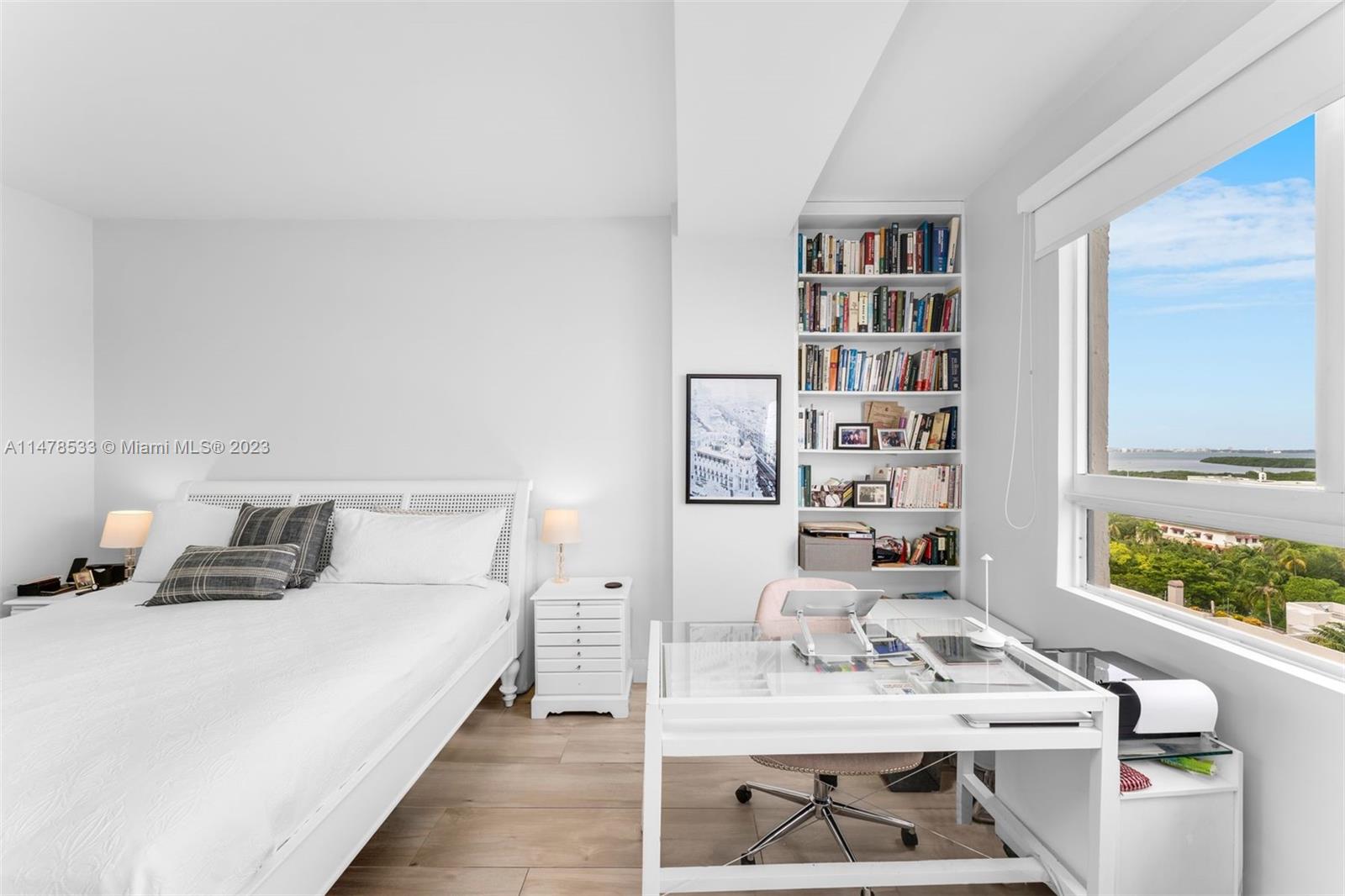 THE EMERALDBAY @ KEY COLO - Residential